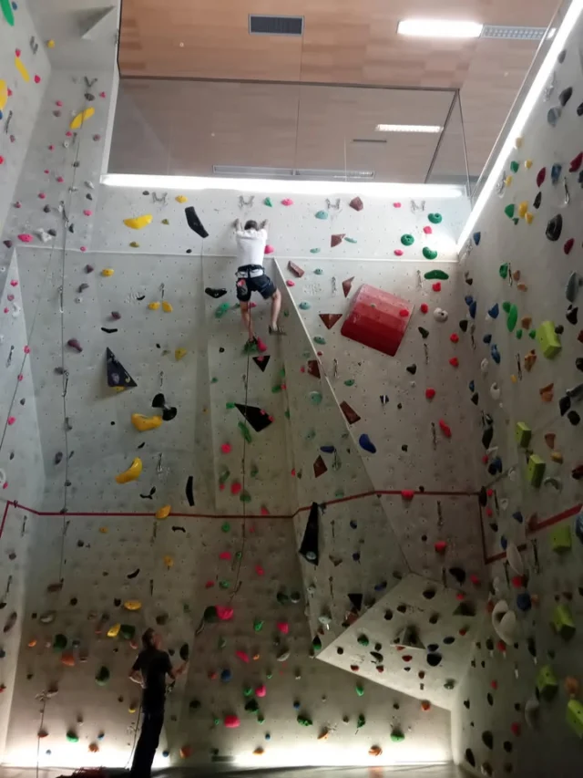 Heute ging mein letzter Kletterkurs fürs heurige Jahr zu Ende. Es ist wirklich erstaunlich, welche Entwicklungen bei den Teilnehmer*innen in wenigen Wochen möglich sind. Ein großes Dankeschön an die "lässige Truppe"!